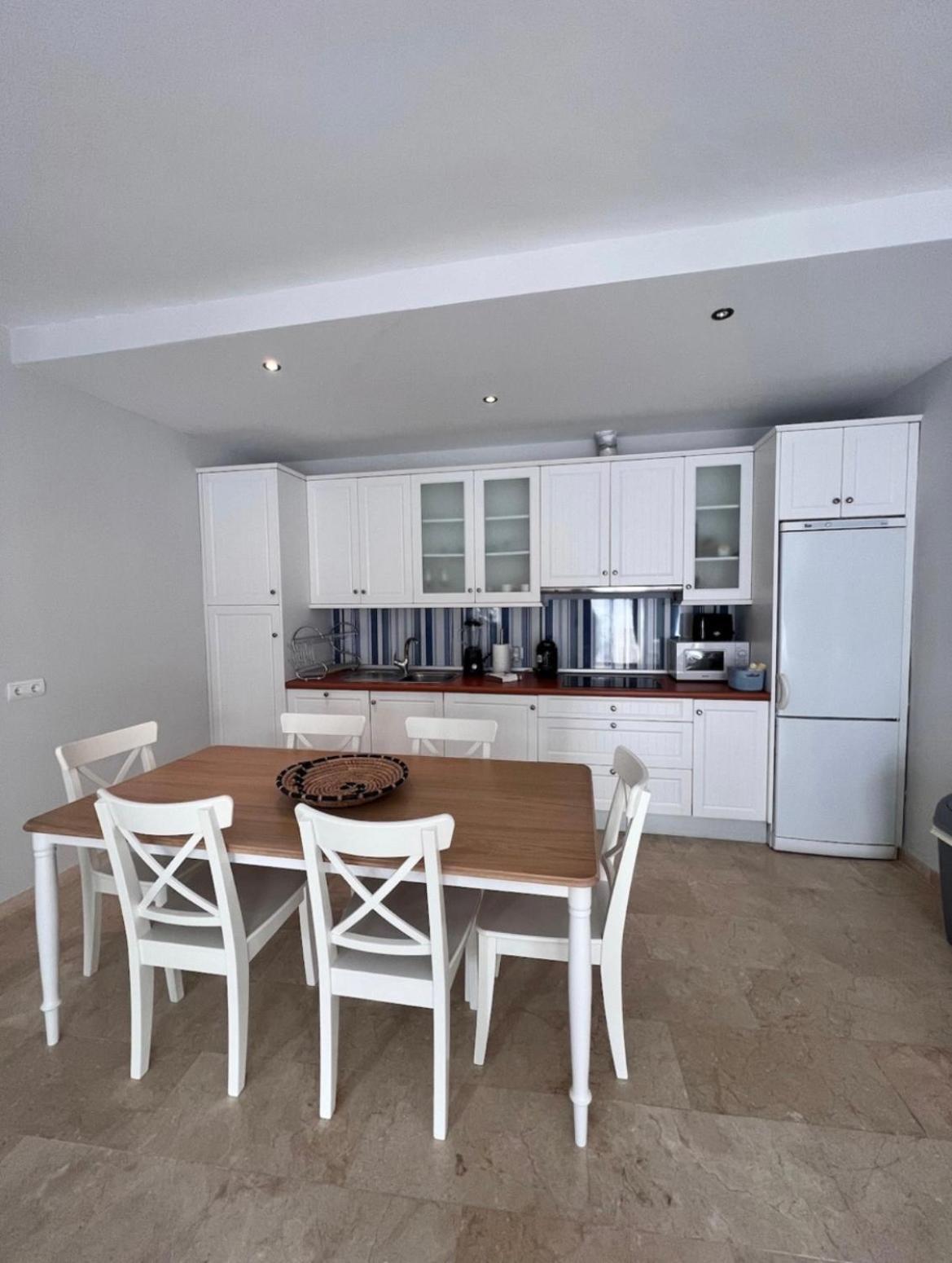Ferienwohnung Piso Moderno En El Centro Historico A 3 Min Del Mar Estepona Exterior foto